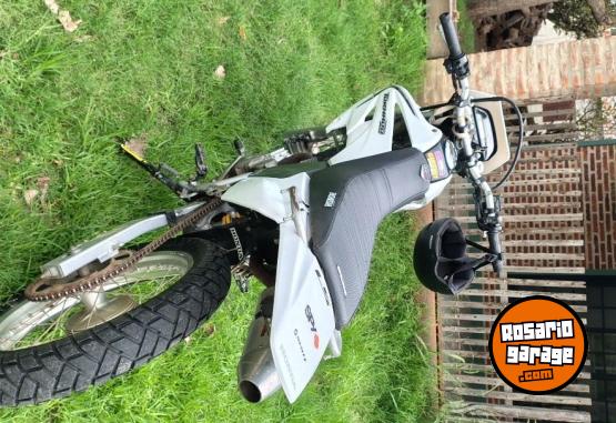 Motos - Honda Tornad 2011 Nafta 25000Km - En Venta