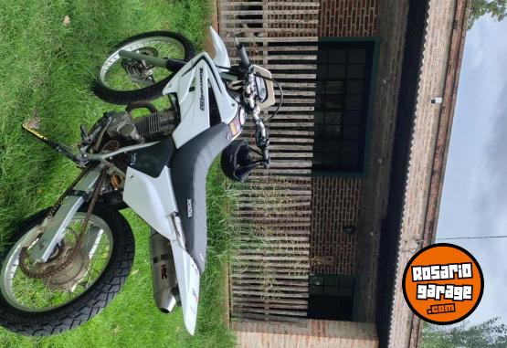 Motos - Honda Tornad 2011 Nafta 25000Km - En Venta