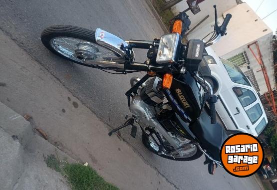 Motos - Suzuki Ax 100 2025 Nafta 4000Km - En Venta