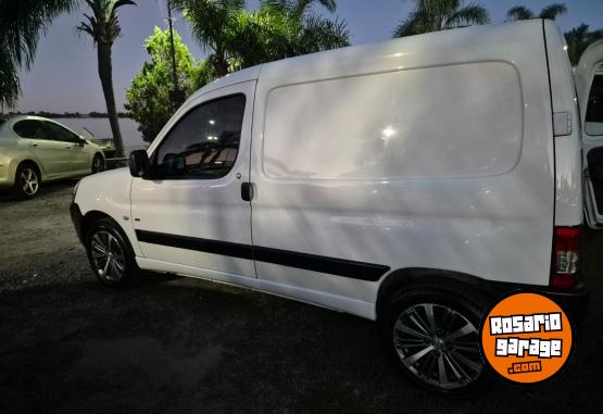 Utilitarios - Peugeot Partner Confort 1.6 HDI 2017 Diesel 139000Km - En Venta