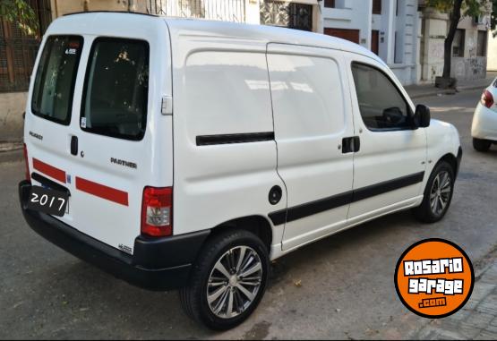 Utilitarios - Peugeot Partner Confort 1.6 HDI 2017 Diesel 139000Km - En Venta