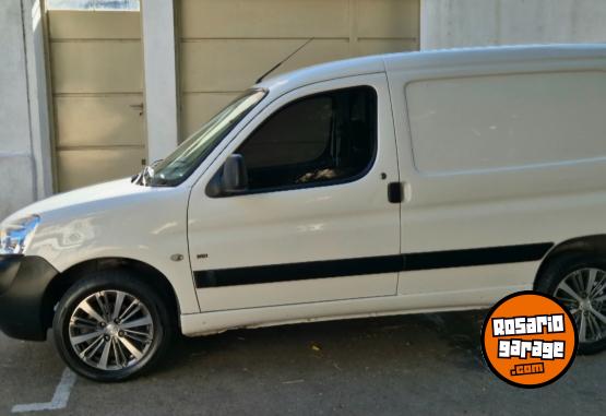 Utilitarios - Peugeot Partner Confort 1.6 HDI 2017 Diesel 139000Km - En Venta