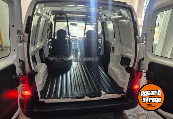 Utilitarios - Peugeot Partner Confort 1.6 HDI 2017 Diesel 139000Km - En Venta