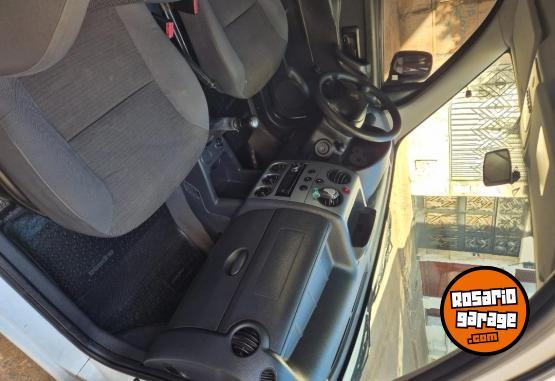 Utilitarios - Peugeot Partner Confort 1.6 HDI 2017 Diesel 139000Km - En Venta