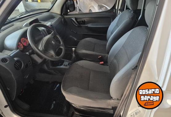 Utilitarios - Peugeot Partner Confort 1.6 HDI 2017 Diesel 139000Km - En Venta