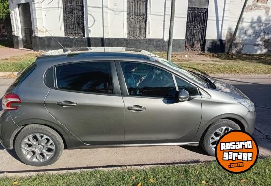 Autos - Peugeot 208 2015 Nafta 79500Km - En Venta