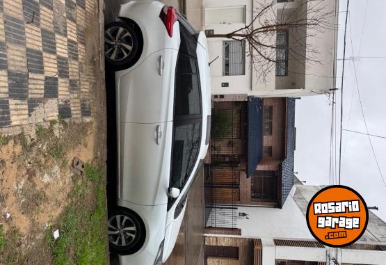 Autos - Toyota Yaris S 2023 Nafta 75000Km - En Venta