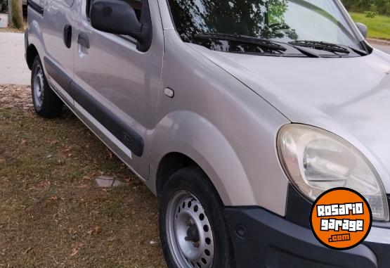 Utilitarios - Renault Kangoo 2015 GNC 111111Km - En Venta