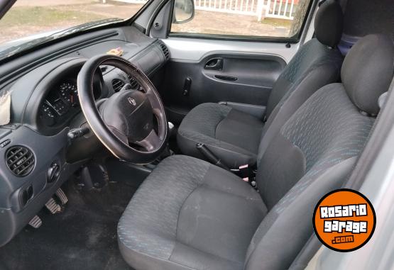 Utilitarios - Renault Kangoo 2015 GNC 111111Km - En Venta