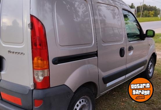 Utilitarios - Renault Kangoo 2015 GNC 111111Km - En Venta