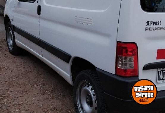 Utilitarios - Peugeot Partner 2014 GNC 111111Km - En Venta