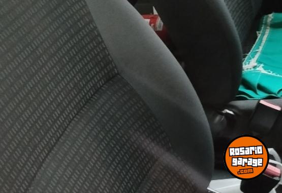 Utilitarios - Peugeot Partner 2014 GNC 111111Km - En Venta