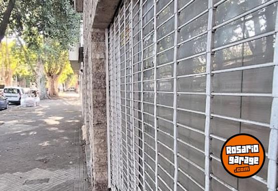 Otros - Vendo vidriera completa con puerta y cortina met�lica - En Venta