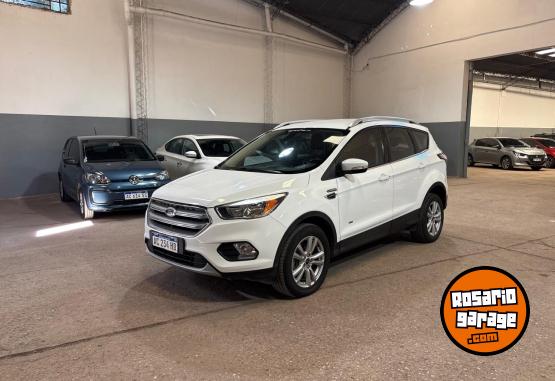 Camionetas - Ford FORD KUGA SEL 2.0 2017 Nafta 95000Km - En Venta