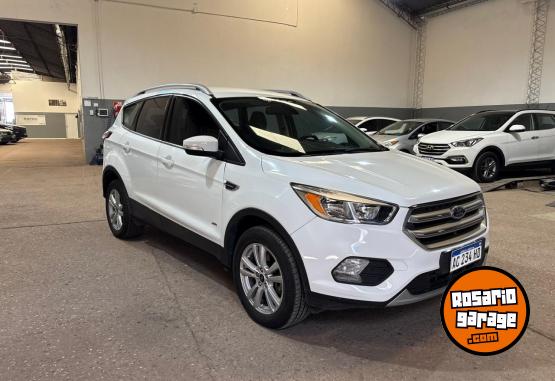 Camionetas - Ford FORD KUGA SEL 2.0 2017 Nafta 95000Km - En Venta