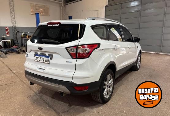 Camionetas - Ford FORD KUGA SEL 2.0 2017 Nafta 95000Km - En Venta