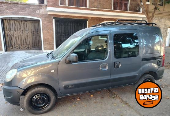 Utilitarios - Renault Kangoo 2016 GNC 180000Km - En Venta