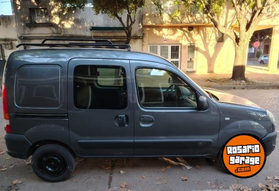 Utilitarios - Renault Kangoo 2016 GNC 180000Km - En Venta