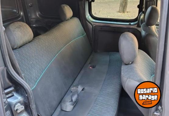 Utilitarios - Renault Kangoo 2016 GNC 180000Km - En Venta