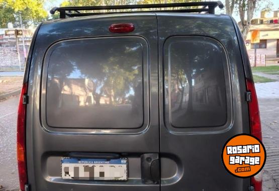 Utilitarios - Renault Kangoo 2016 GNC 180000Km - En Venta