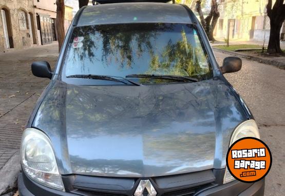 Utilitarios - Renault Kangoo 2016 GNC 180000Km - En Venta