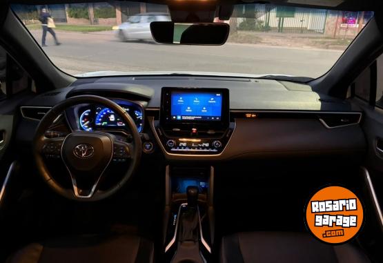 Autos - Toyota Corolla Cross 1.8 HEV SEG 2023 Electrico / Hibrido 35000Km - En Venta