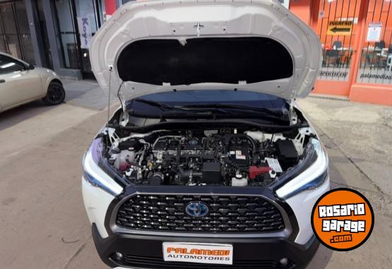 Autos - Toyota Corolla Cross 1.8 HEV SEG 2023 Electrico / Hibrido 35000Km - En Venta