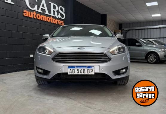 Autos - Ford Focus Titanium 2017 Nafta 109000Km - En Venta