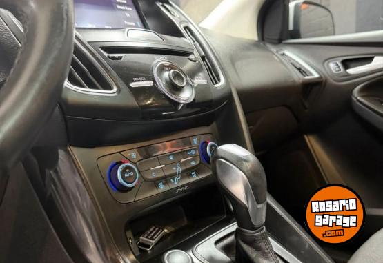 Autos - Ford Focus Titanium 2017 Nafta 109000Km - En Venta