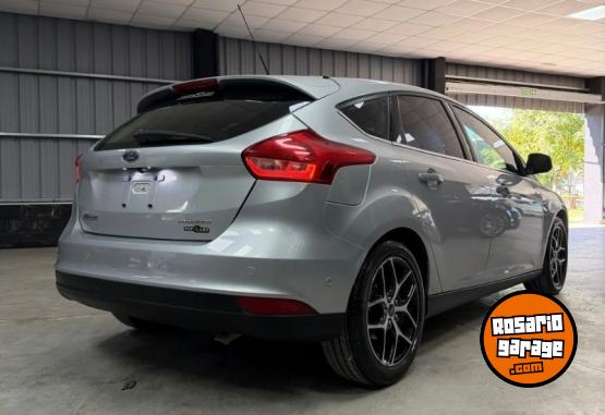 Autos - Ford Focus Titanium 2017 Nafta 109000Km - En Venta