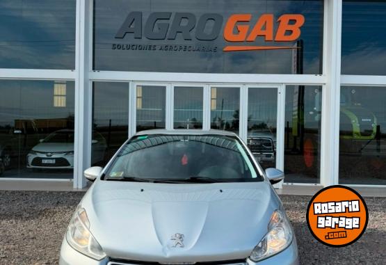 Autos - Peugeot 208 Active 2012 Nafta 140000Km - En Venta