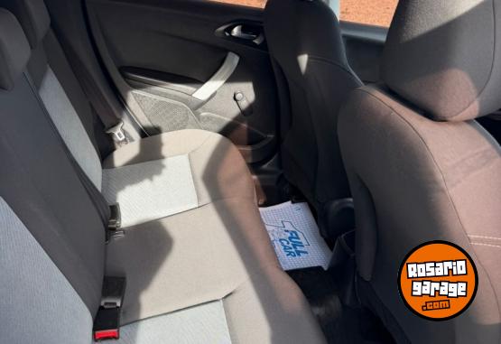 Autos - Peugeot 208 Active 2012 Nafta 140000Km - En Venta