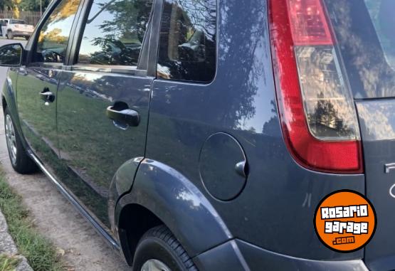 Autos - Ford Fiesta ambiente l�nea nue 2010 Nafta 145000Km - En Venta