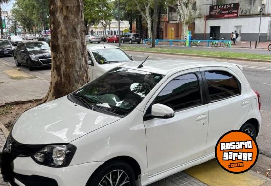 Autos - Toyota Etios XLS 2019 Nafta 82000Km - En Venta