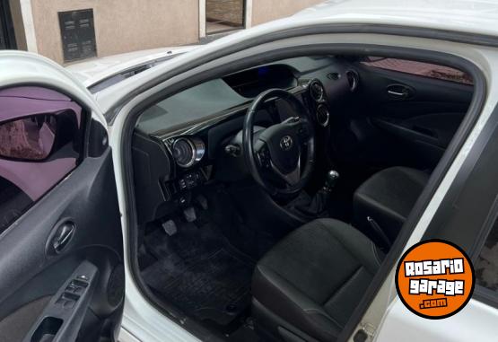 Autos - Toyota Etios XLS 2019 Nafta 82000Km - En Venta