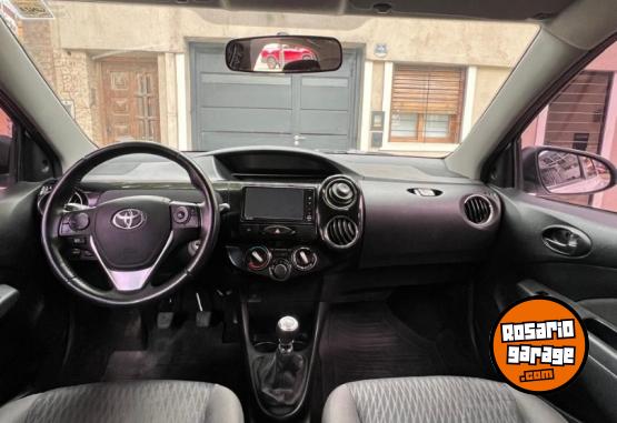 Autos - Toyota Etios XLS 2019 Nafta 82000Km - En Venta