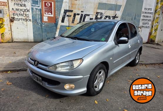 Autos - Peugeot 206 2008 Nafta 192000Km - En Venta