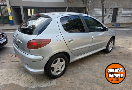 Autos - Peugeot 206 2008 Nafta 192000Km - En Venta