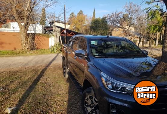 Camionetas - Toyota Hilux srx 2020 Diesel 34000Km - En Venta