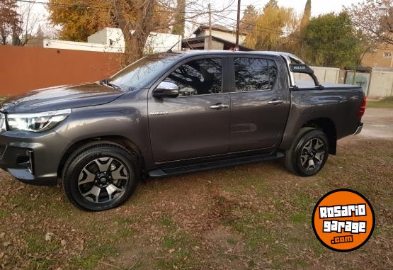 Camionetas - Toyota Hilux srx 2020 Diesel 34000Km - En Venta