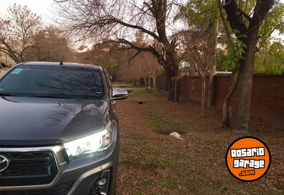Camionetas - Toyota Hilux srx 2020 Diesel 34000Km - En Venta