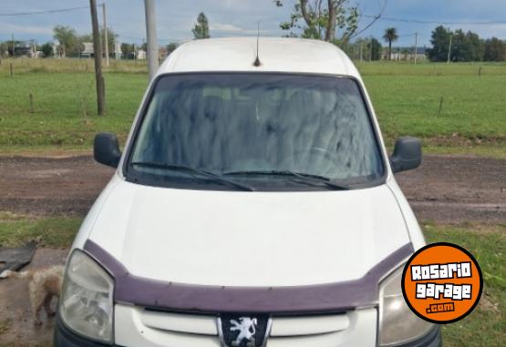 Utilitarios - Peugeot Partner 2011 Diesel 200000Km - En Venta