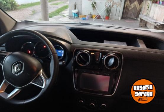 Utilitarios - Renault Kangoo 2 2018 GNC 120000Km - En Venta