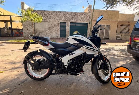 Motos - Bajaj Rouser NS 200 2023 Nafta 15700Km - En Venta