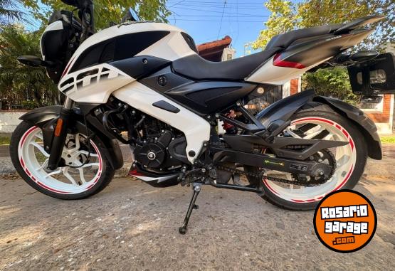 Motos - Bajaj Rouser NS 200 2023 Nafta 15700Km - En Venta