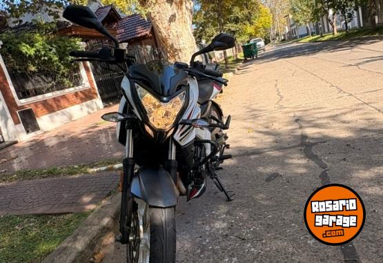 Motos - Bajaj Rouser NS 200 2023 Nafta 15700Km - En Venta