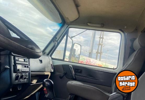 Camiones y Gr�as - VOLSKWAGUEN 17220 MOD 2013 - En Venta