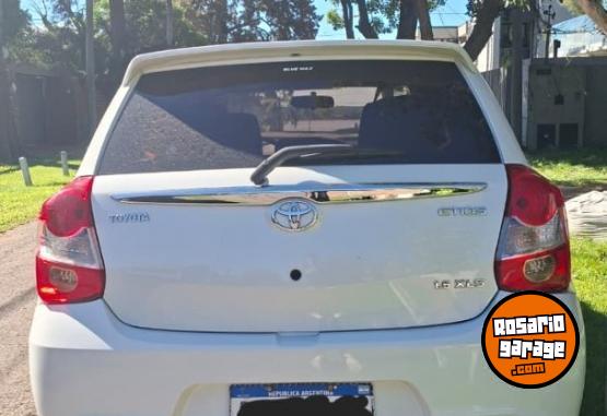 Autos - Toyota Etios 2017 Nafta 103000Km - En Venta