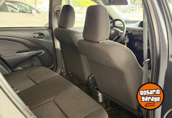 Autos - Toyota Etios XLS 2016 Nafta 124000Km - En Venta
