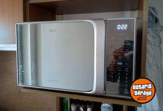 Hogar - Excelente Microondas BGH Quick Chef Digital 28 Litros con Grill Impecable Estado - En Venta